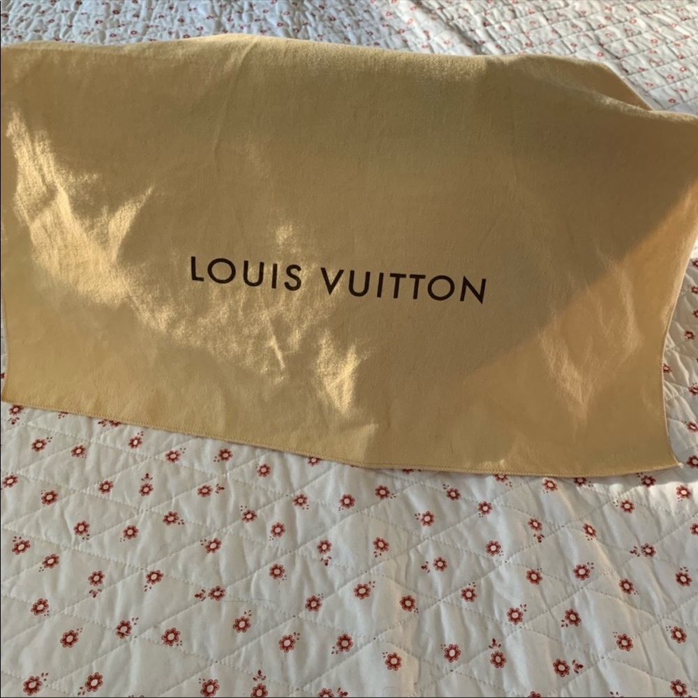 Louis Vuitton Tivoli GM - Picture 9 of 13